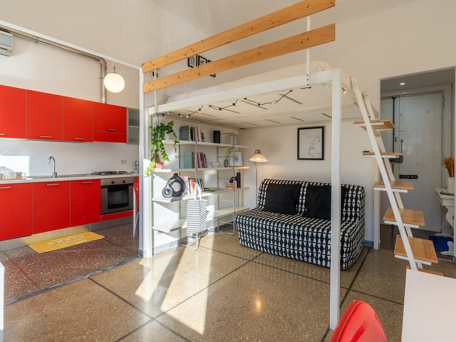 Loft con soppalco a tre minuti dalla metro Furio Camillo